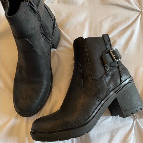 Black Chunky Boots - Picture 2 of 7